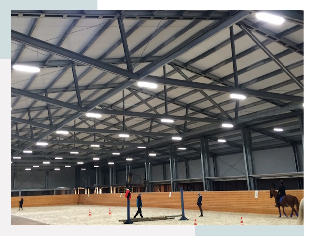 Строительство конных манежей от 638 руб в Санкт-Петербург